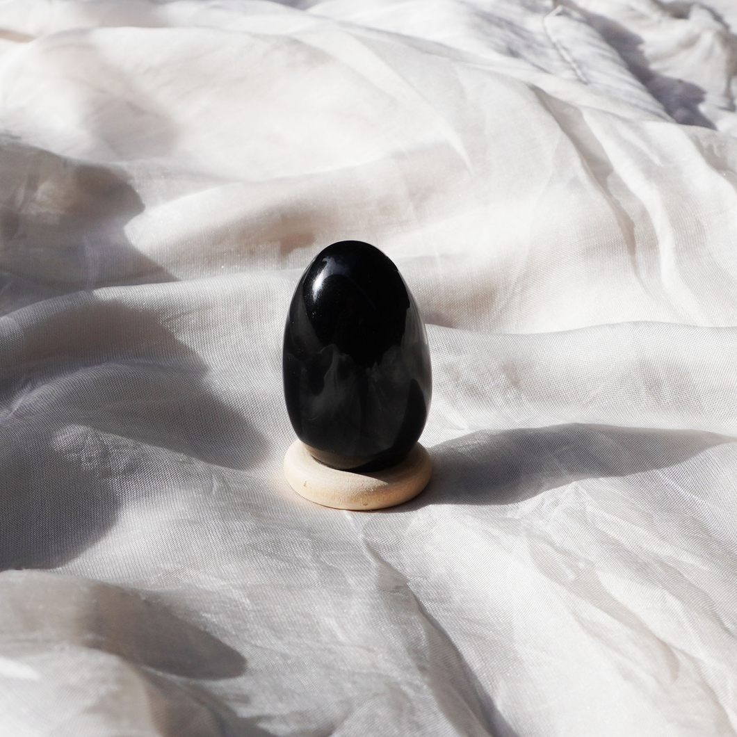 Femme Egg - Black Obsidian